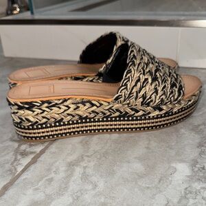 Dolce Vita Black and Tan Woven Platform Slides